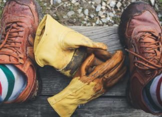Tips-to-Choose-the-Right-Work-Boots-For-the-Job-on-passionarticles