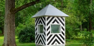 5-Outdoor-Security-Booth-Designs-you’ll-Love-on-passionarticles