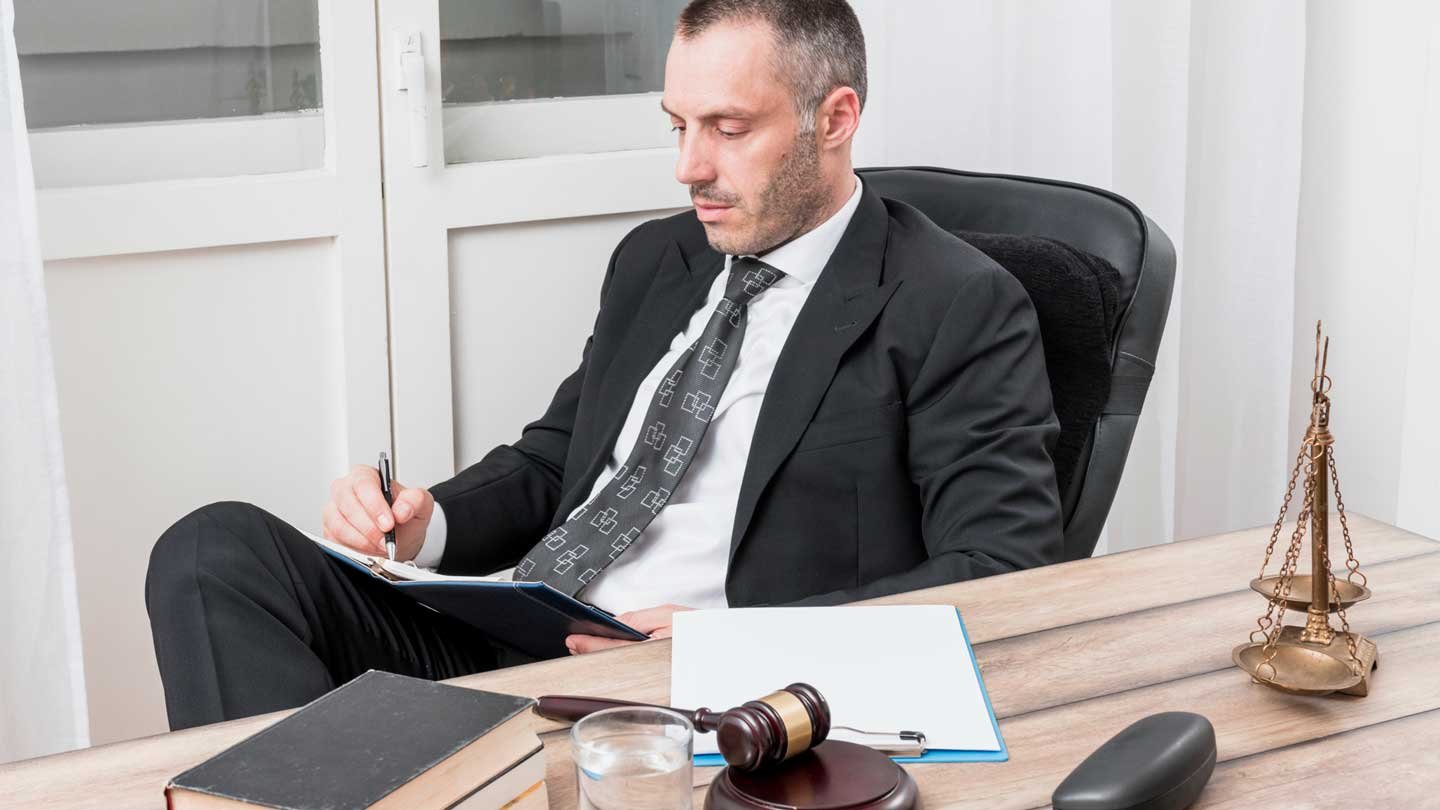 Personal Injury Lawyer: Why And How To Choose The Perfect One